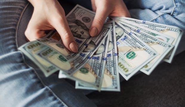 what is a fixed deposit? Is it the best investment option?